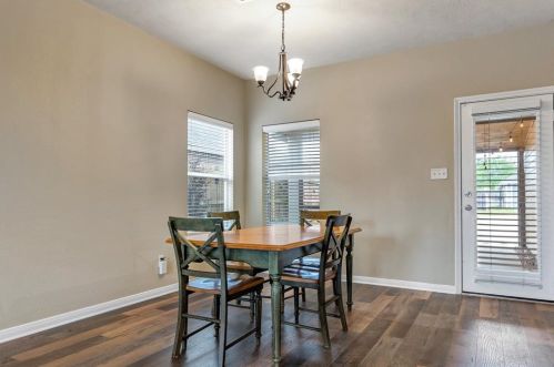 2009 Autumn Lk Dr, Bryan TX  77807-5112 exterior