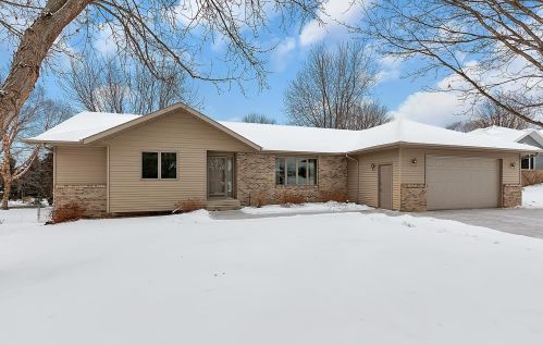 504 15th St, Sauk Rapids, MN 56379-2823