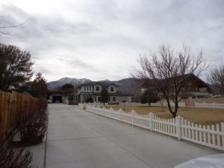 2270 Sunrise Dr, Bishop, CA 93514-3132