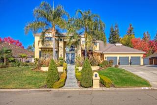466 Hillcrest Ave, Fresno, CA 93720-0897