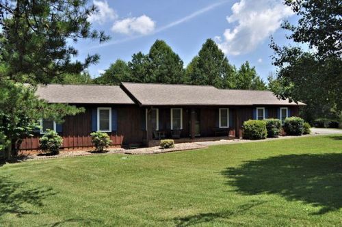 644 Crestview Ct, Seymour, TN 37865-3304