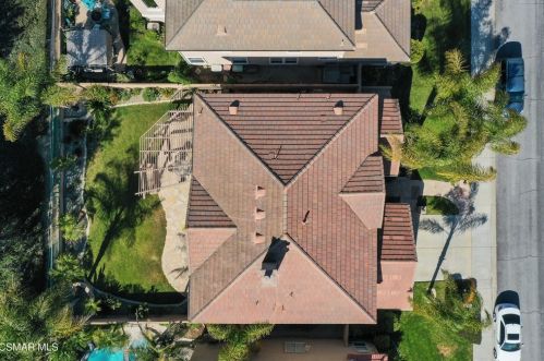 735 Eisenhower Way, Simi Valley CA 93065-8361 exterior