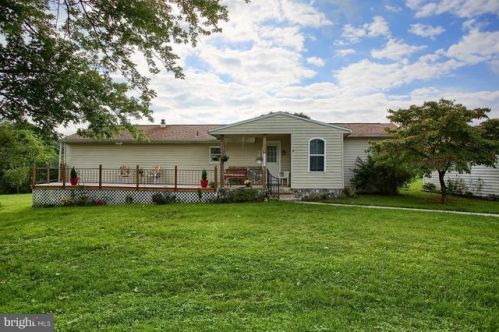 1553 Longs Gap Rd, Carlisle, PA 17013-8658