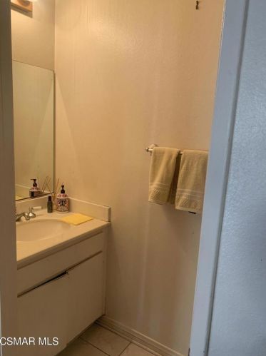 2429 Rdg Vw Ct, Simi Valley CA 93065-1923 exterior