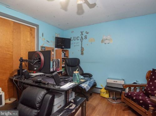 2106 Lyndell Dr, Lancaster PA  17601-5728 exterior