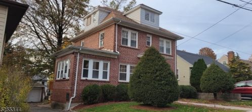 33 Robertson Rd, Town Center, NJ 07052-3558