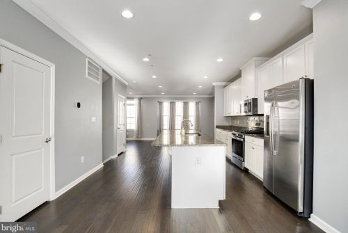 1605 Regent Manor Ct, Silver Spring MD 20904-2270 exterior