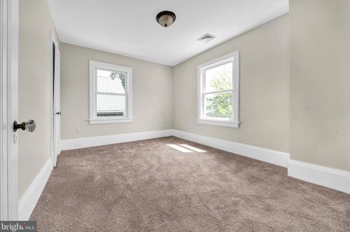 26 Crescent Blvd, Camden NJ  08108-1042 exterior