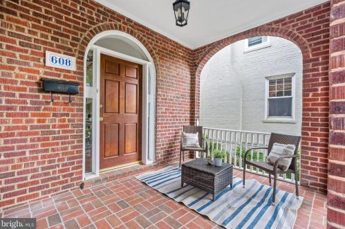 608 Greenbrier Dr, Silver Spring, MD 20910-4230