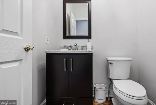 3 Kings Ln, Tavistock NJ 08033-1230 exterior