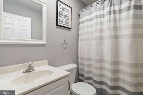 43 Morningstar Dr, Hedgesville WV  25427-5300 exterior
