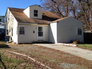 513 Mcfarland Rd, Norfolk, VA 23505-1628