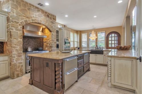11401 Eagles Gln Dr, Austin TX  78732-2088 exterior