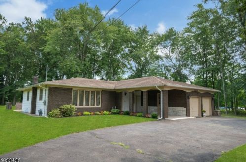 124 Reynolds Ave, Whippany, NJ