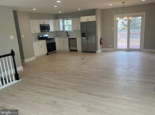 5 Dori Ct, Erial, NJ 08081-9539