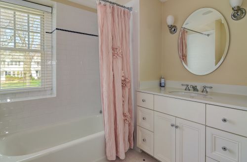 137 Oxford Ave, Willowbrook IL  60514-1151 exterior