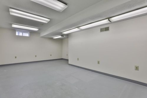 38 Scottsdale Dr, Hudson NH  03051-3750 exterior