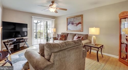 16 Mill Pond Dr, Lancaster PA  17603-7411 exterior