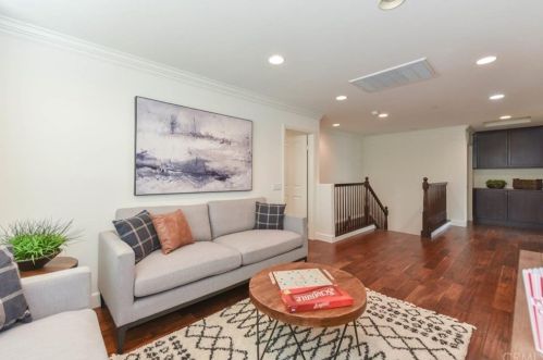 186 Pathway, Irvine CA  92618-8846 exterior