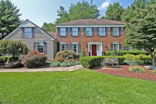 25 Pheasant Run Dr, Montgomery, NJ 08558-1720