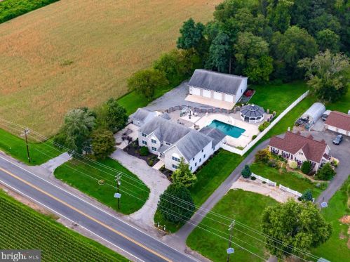 22925 Columbus Rd, Columbus, NJ 08022-1910
