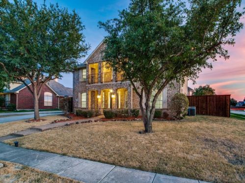 1441 Dimmit Dr, Carrollton TX  75010-6462 exterior