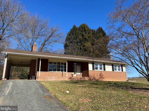 2101 Round Hill Rd, Fallston, MD 21047-1432