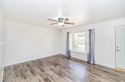 118 Springleaf Dr, Lemont, IL 60440-2725