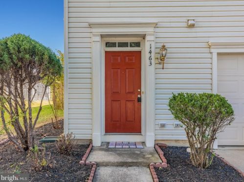 1463 Fawn Hollow Ln, Woodbridge, VA 22191-5519