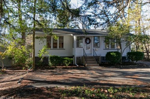 195 Kline Blvd, Berkeley Heights, NJ 07922-1349