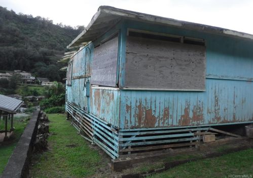 3021 Holua Way, Honolulu HI  96819-2916 exterior