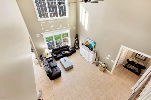 19 Carleton Dr, East Freehold NJ  07728-9273 exterior