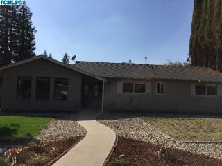 1349 Chatham St, Visalia, CA 93277-4051