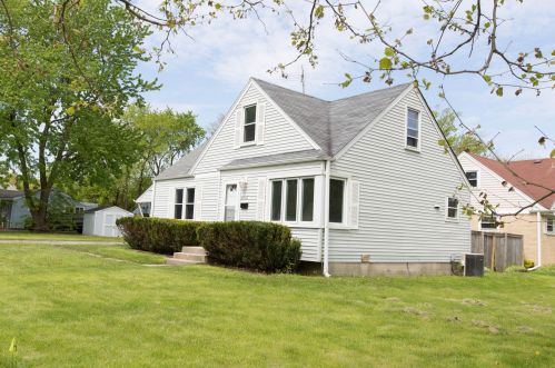 2060 Nimitz Dr, Des Plaines, IL 60018-4050
