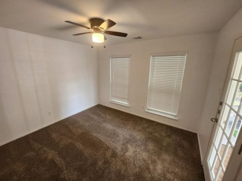 138 Hogan, Uhland TX 78640-5400 exterior