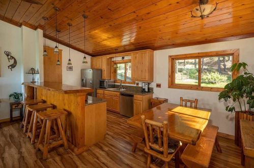 15800 Donnington Ln, Truckee CA  96161-1229 exterior