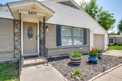 6417 Calmont Ave, Fort Worth, TX 76116-4421