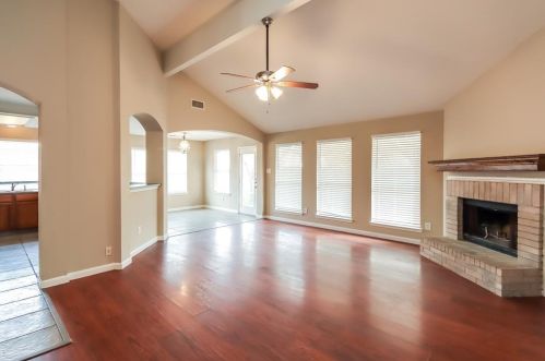 6630 Grant Dr, Richmond TX  77469-6071 exterior