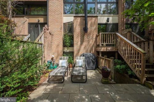 2050 Lombard St, Philadelphia PA  19146-1315 exterior