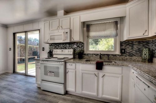 3533 Highwood Dr, Atlanta, GA 30331-2500