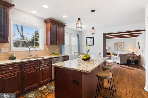 1 Fieldston Rd, Princeton NJ  08540-6453 exterior