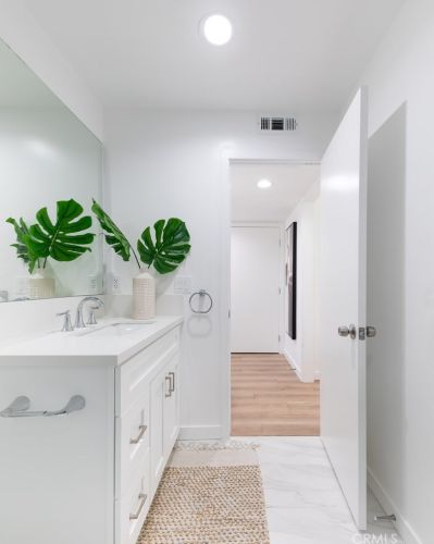 2363 Robinhood Pl, Orange CA  92867-1850 exterior