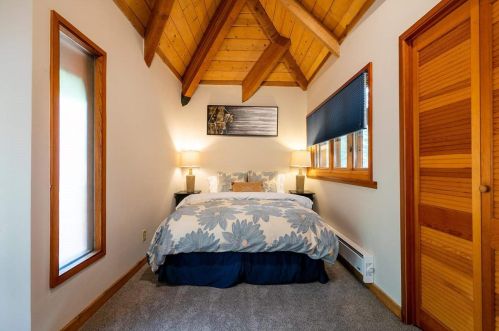 820 Beaver Pond, Truckee CA  96161-4200 exterior