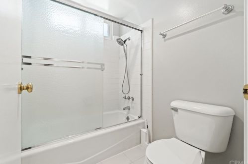 7 Lakeview, Irvine CA  92604-3628 exterior