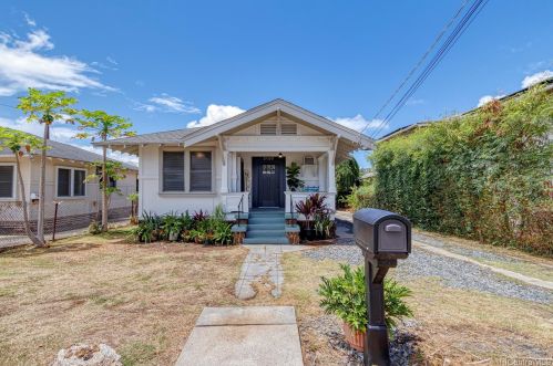 2023 Metcalf St, Honolulu, HI 96822-3334