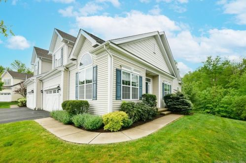 45 Lilac Ln, Waterbury, CT