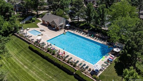 6909 Briarwood Dr, Englewood CO 80112-1160 exterior