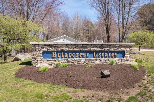 315 Darby Dr, Laconia, NH 03246-1307