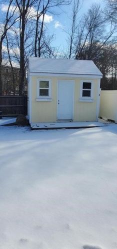 14 Colonial Dr, Warren RI  02885-1709 exterior