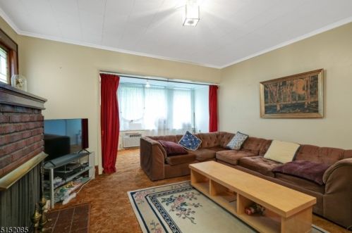 26 Van Ness Ter, Maplewood NJ 07040-3324 exterior